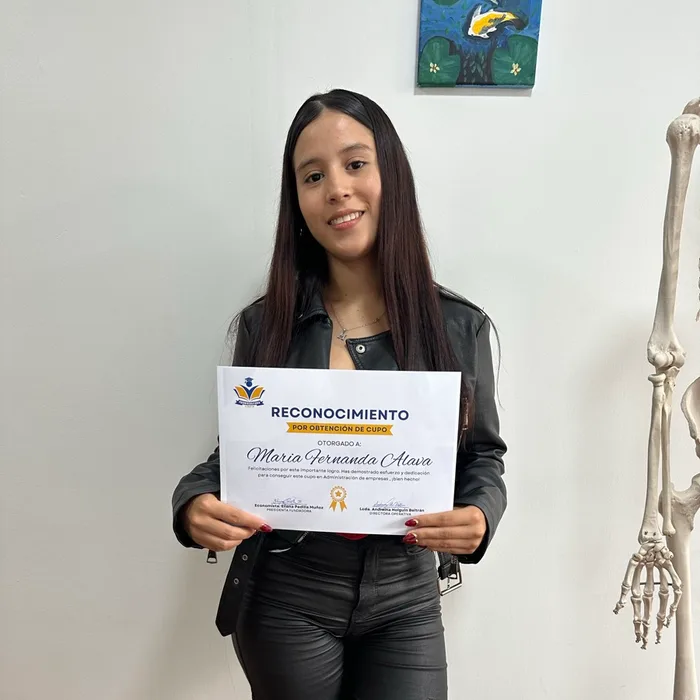 María Fernanda Alava, Cupo en Administración de Empresas — Universidad de Guayaquil